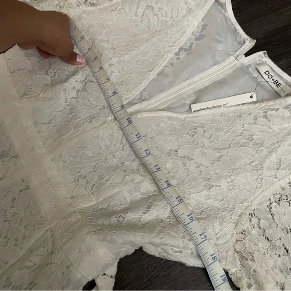 New DO+BE Ivory/ off White Lace Romper . - Picture 3 of 10